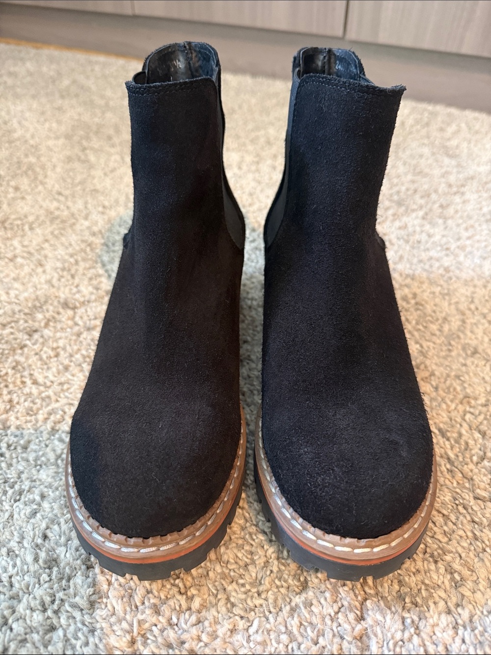 Bertuchi Black Suede Lug Sole Chelsea Boots Size 37 (6.5) Made in Spain
